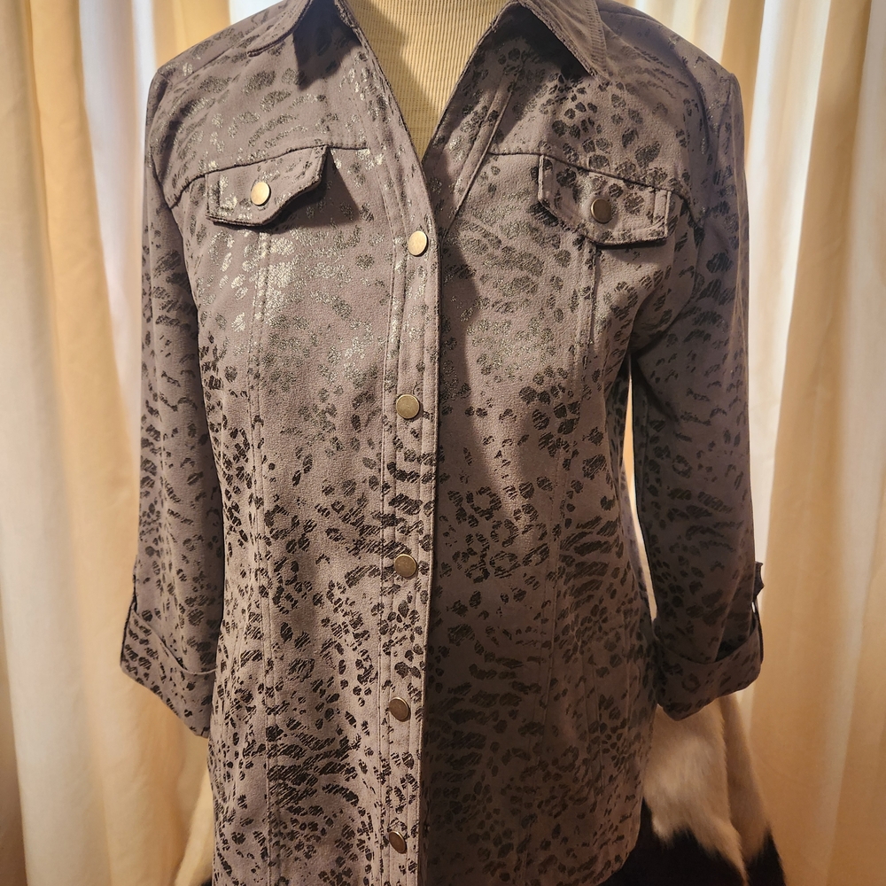 JM Collection Metallic Gray Animal Print Fitted Shirt/jacket